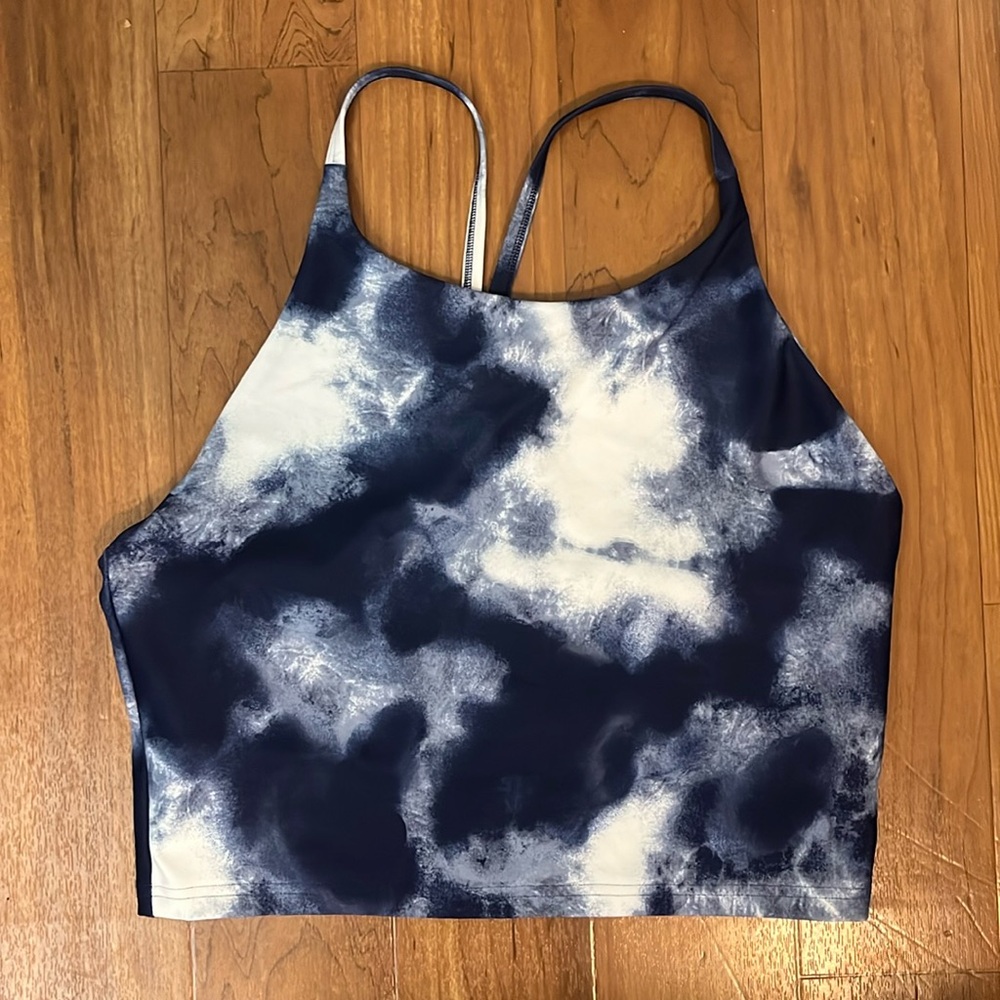 Old Navy Active Large Go-Dry Top Blue and White Tie-Dye